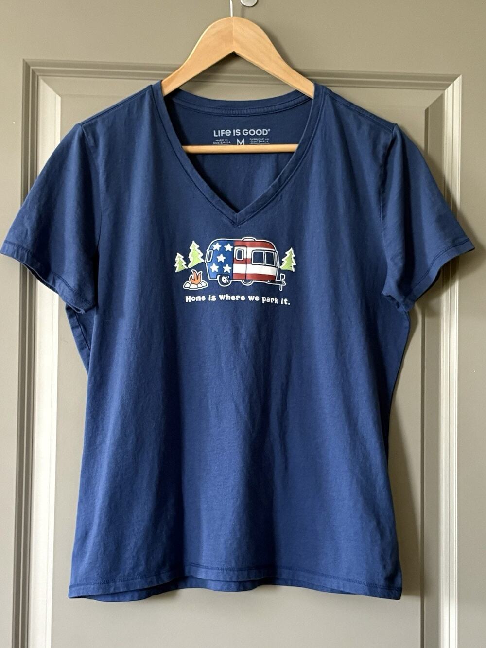 Life Is Good Women’s M “Home Is Where You Park It” Camper Patriotic Blue T-Shirt